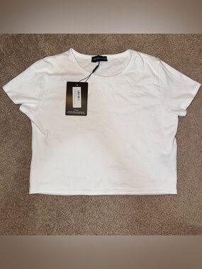 PrettyLittleThing White Cropped Crew Neck Tee size 12 Women’s NWT